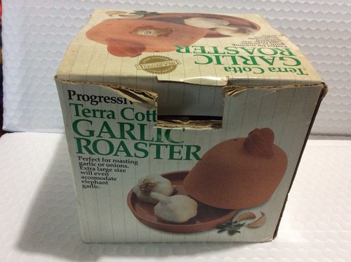 Terra cotta garlic - cotta, roaster
